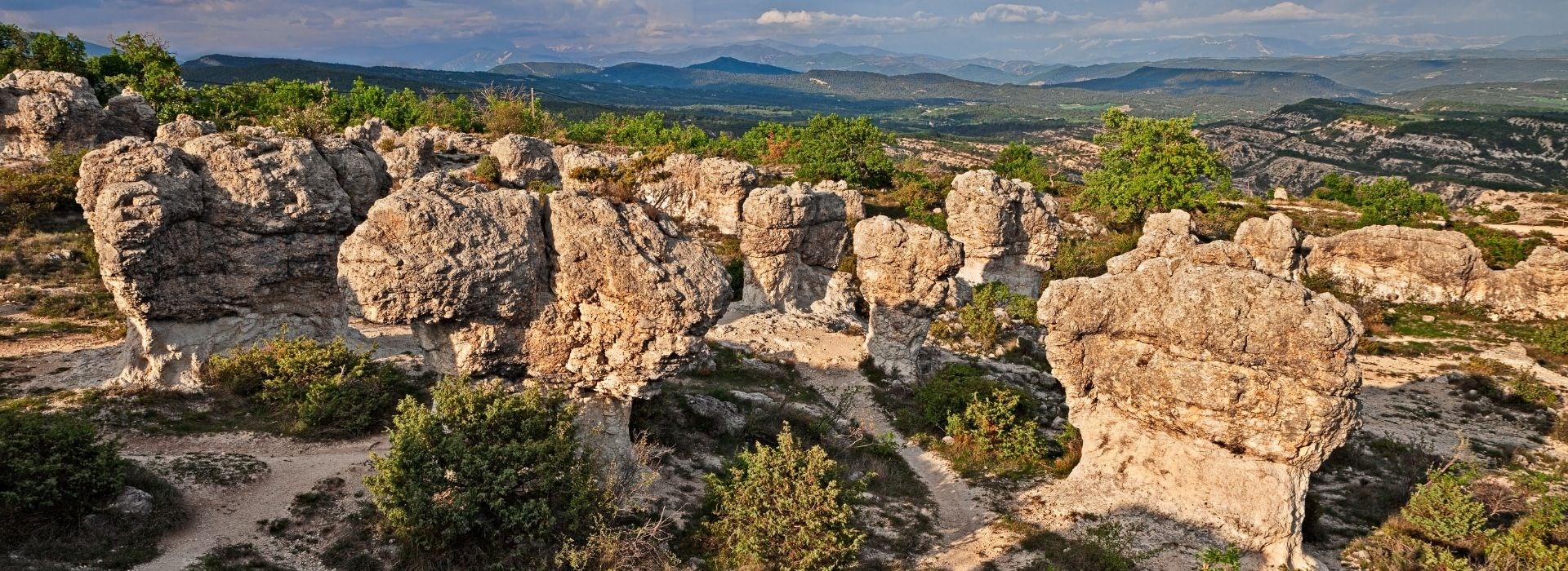 Visiter Les rochers des Mourres - Provence