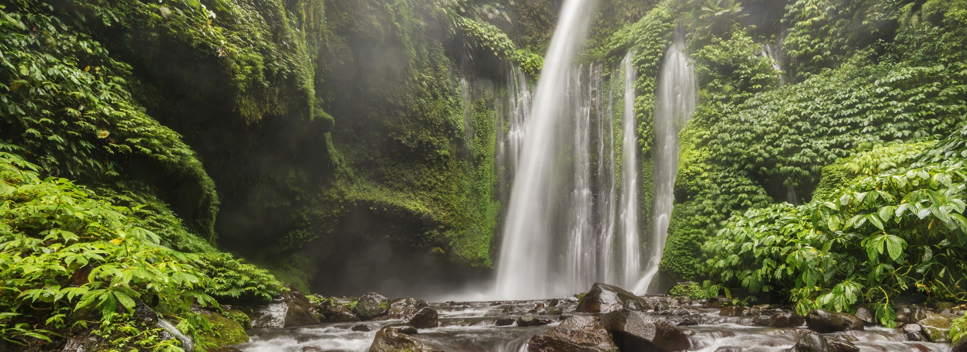 Visiter La cascade de Sendang Gile - Indonesie