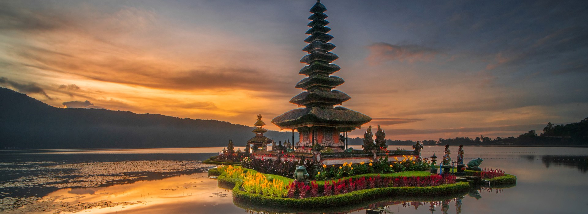 Visiter Le Temple Ulundanu - Indonesie