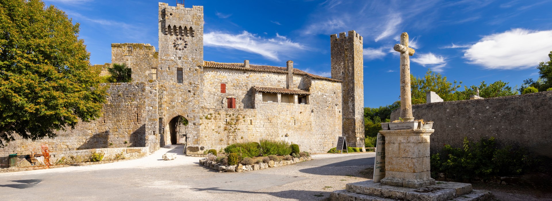 Visiter Larressingle - Occitanie