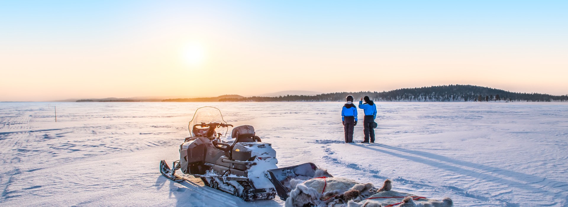 Visiter La Laponie en motoneige - Laponie
