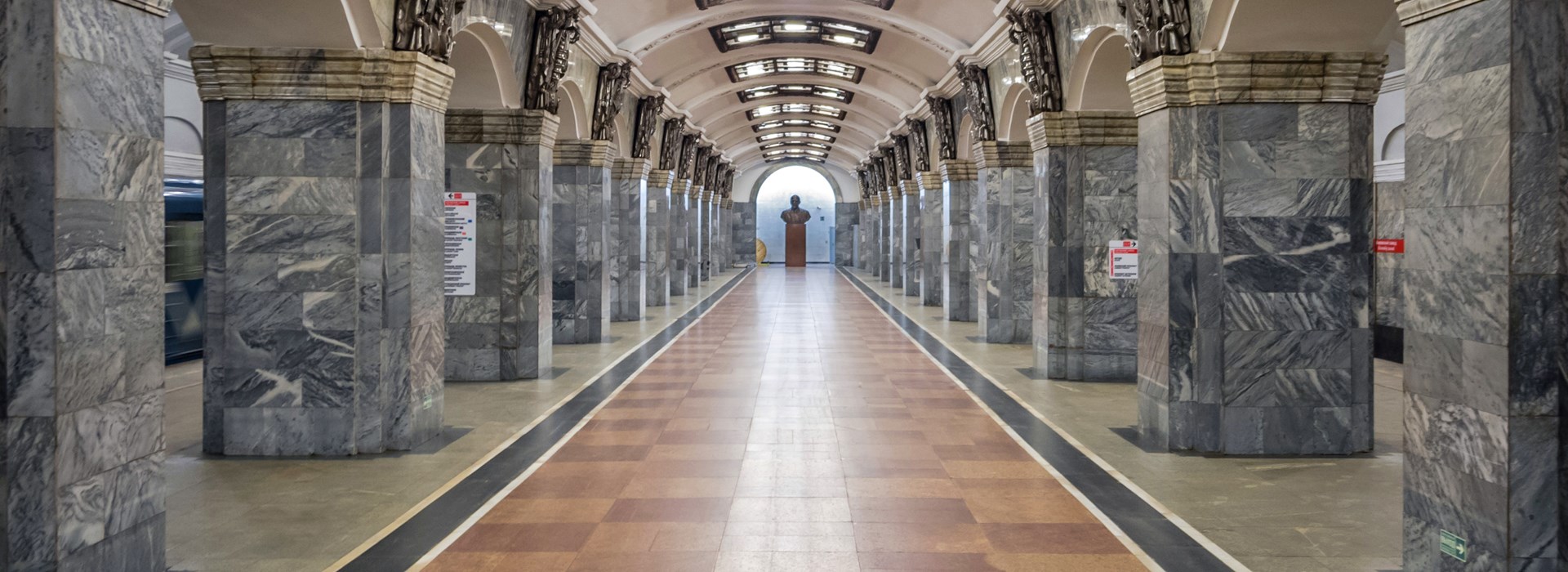Visiter Le métro de Saint Pétersbourg - Russie