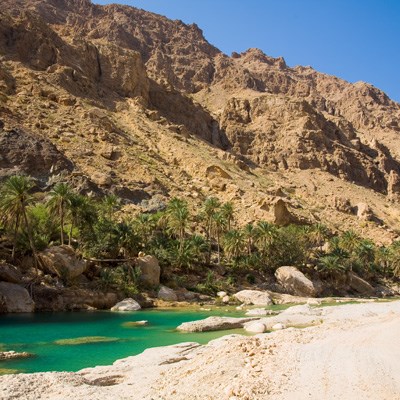 que faire en Oman : visiter Le village de Tiwi