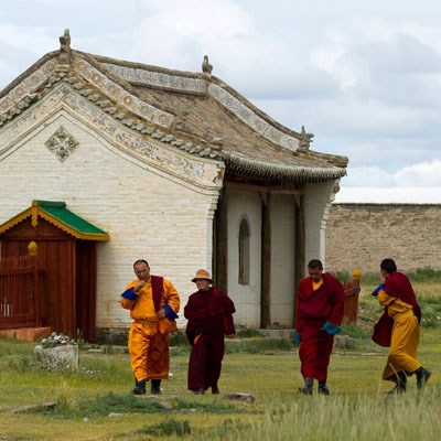 que faire en Mongolie : visiter Le Monastère Erdene Zuu