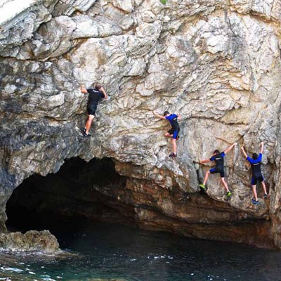 que faire aux Baléares : visiter La côte de Majorque en Coasteering