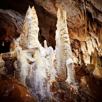 que faire au Montenegro : visiter La grotte Lipska