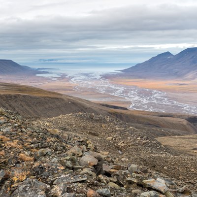 que faire au Spitzberg : visiter Le Fjord de l'Adventfjord