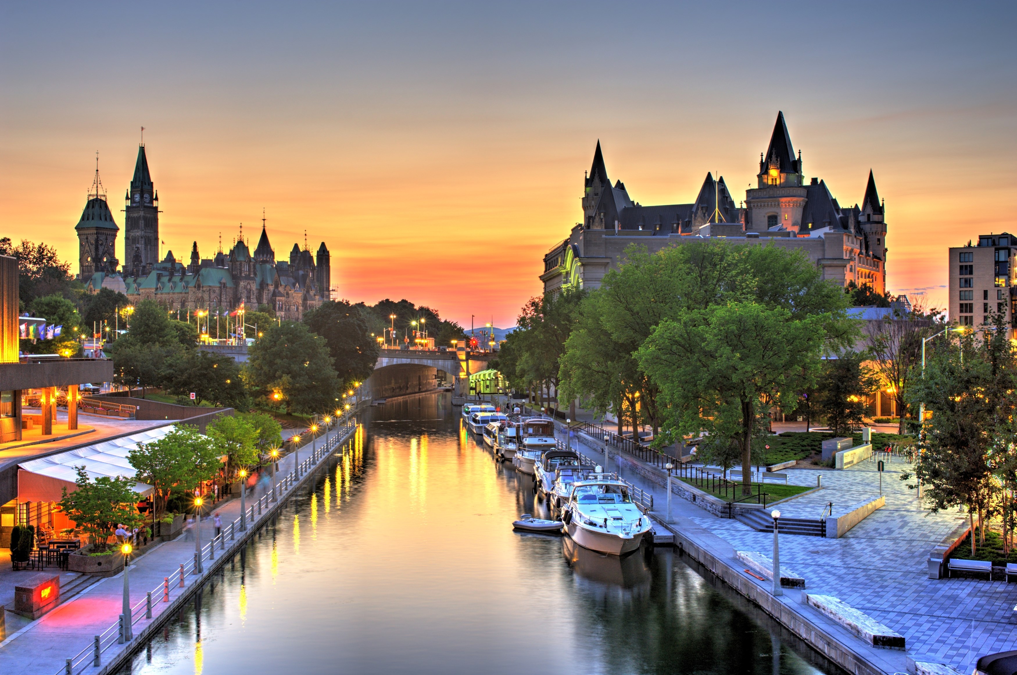 places to visit between montreal and ottawa