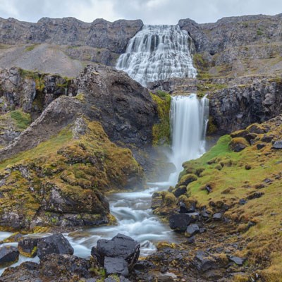 que faire en Islande : visiter La cascade de Dynjandi