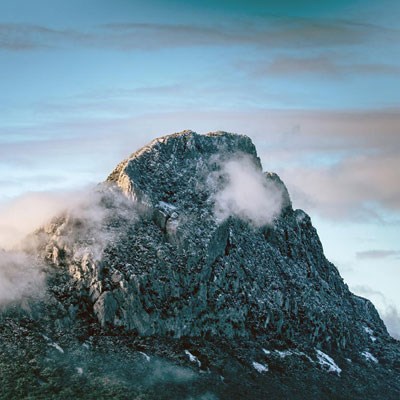 que faire en Occitanie : visiter Le Pic Saint Loup à pied