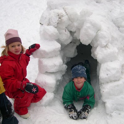 que faire en Rhône-Alpes : visiter La Construction d'un igloo dans le Vercors