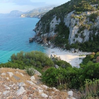 que faire en Sardaigne : visiter Cala Fuili