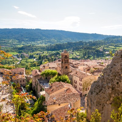 que faire en Provence : visiter Moustiers-Sainte-Marie