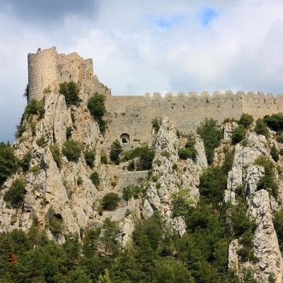 que faire en Occitanie : visiter Puilaurens