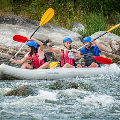 que faire en Rhône-Alpes : visiter La Guisane en Rafting