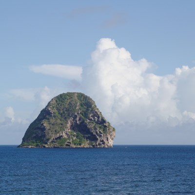 que faire en  Martinique : visiter Le rocher du diamant