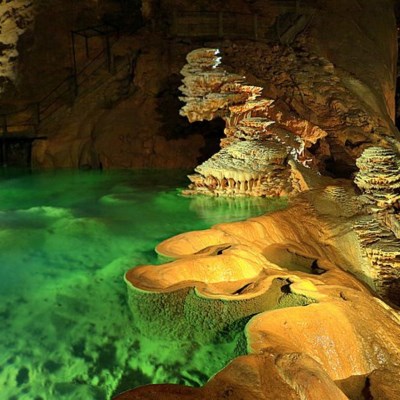 que faire en Nouvelle-Aquitaine : visiter Le Gouffre de Padirac