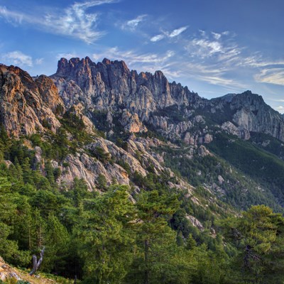 que faire en Corse : visiter Le Massif de Bavella