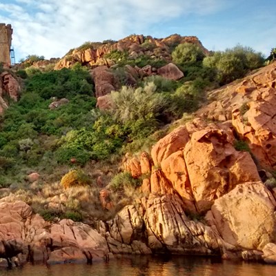 que faire en Corse : visiter Girolata