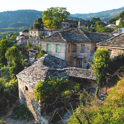 que faire en Grèce : visiter Papingo