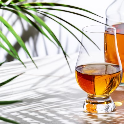 que faire à l' Ile de la Reunion : visiter Une distillerie