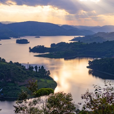 que faire en Ouganda : visiter Le lac Bunyonyi