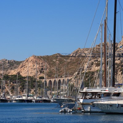 que faire en Provence : visiter La calanque de l'Estaque