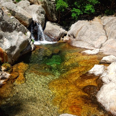 que faire en Occitanie : visiter Les gorges d'Arles