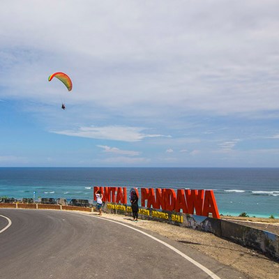 que faire en Indonesie : visiter La plage de Pandawa