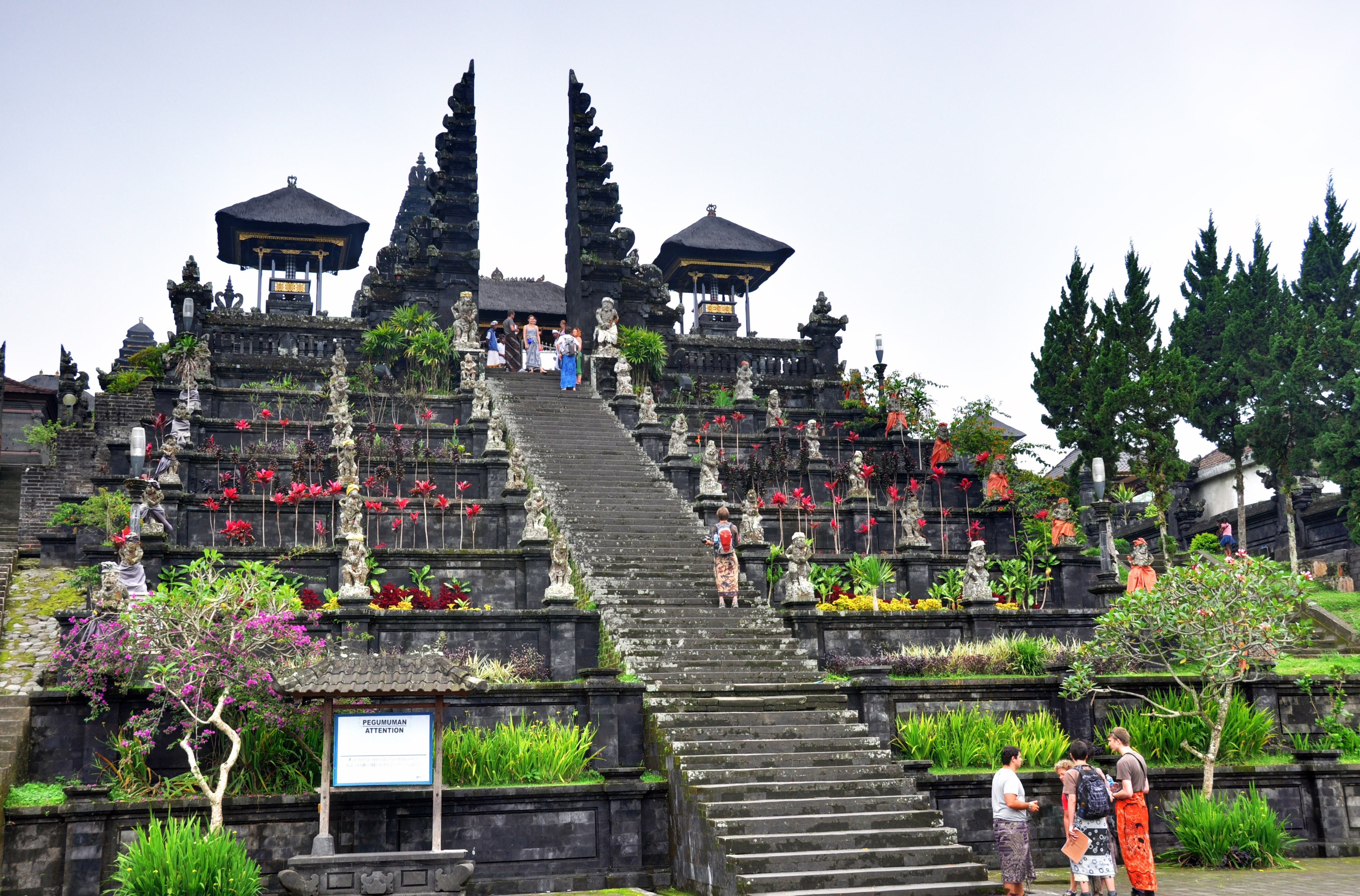 Visiter Les temples  Besakih  Indonesie A faire  voir  