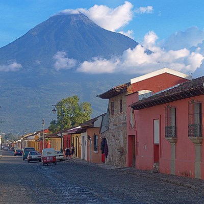 que faire au Guatemala : visiter Antigua