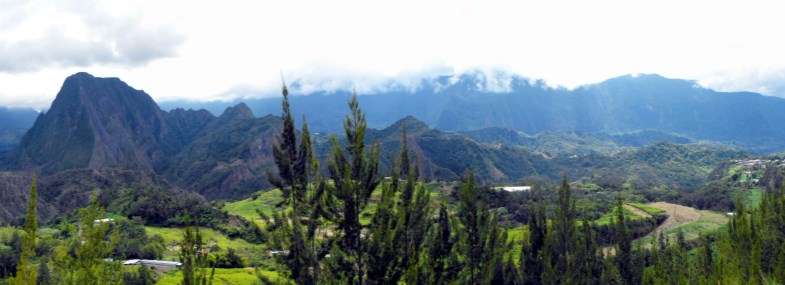 Circuit Ile de la Reunion - Ile Maurice - Jours 1 & 2 : Vol pour l’île de la Réunion - Hell Bourg