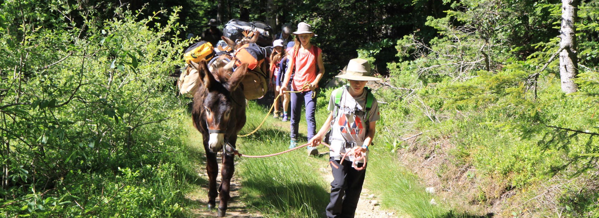 Circuit RhôneAlpes en Famille  Escapade en Ardèche avec mon âne