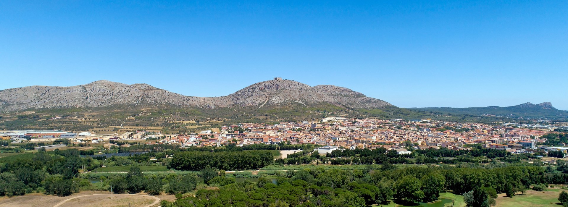 la costa brava entre solo